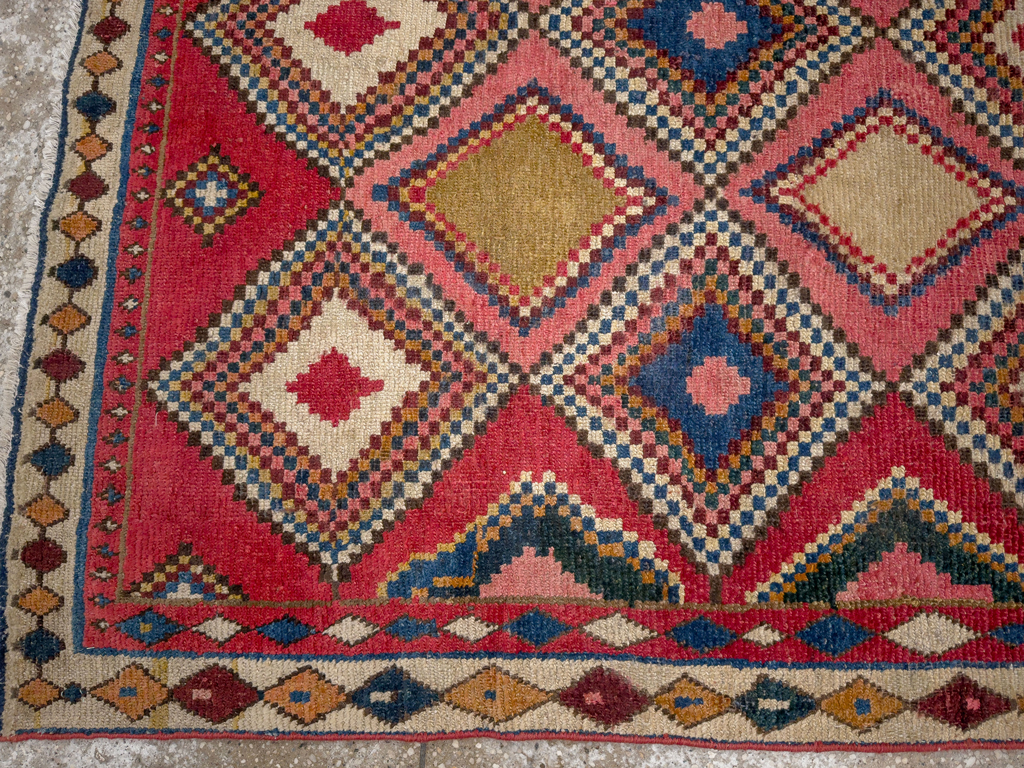 Antique Persian Gabbeh Accent Rug, No.28011 - Galerie Shabab