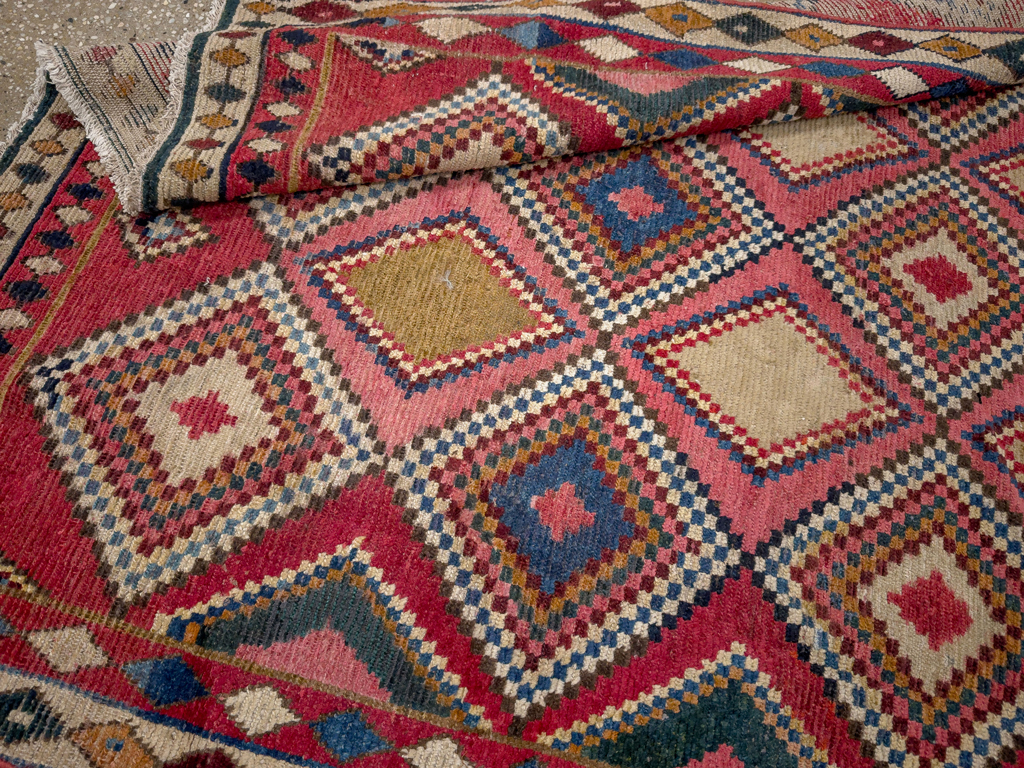 Antique Persian Gabbeh Accent Rug, No.28011 - Galerie Shabab