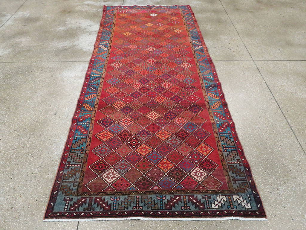 Vintage Persian Hamadan Runner, No.28016 - Galerie Shabab