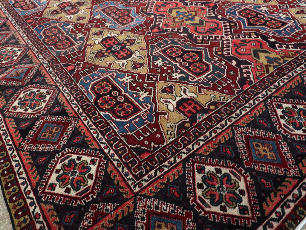 Vintage Persian Heriz Carpet, No.28022 - Galerie Shabab
