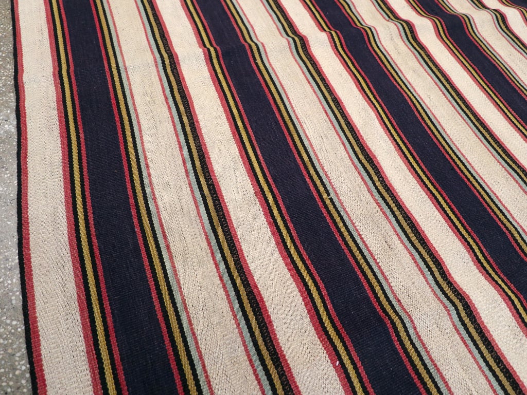 Vintage Persian Flatweave Kilim Small Room Size Carpet, No.28029 - Galerie Shabab