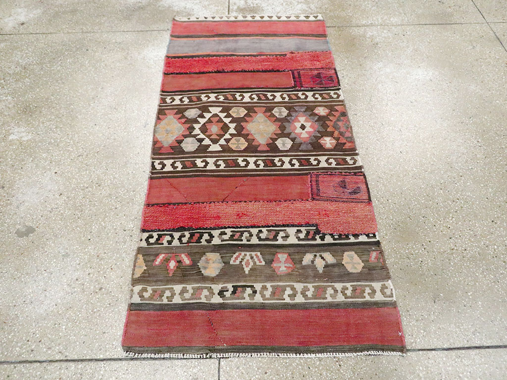 Vintage Persian Flatweave Kilim Throw Rug, No.28043 - Galerie Shabab