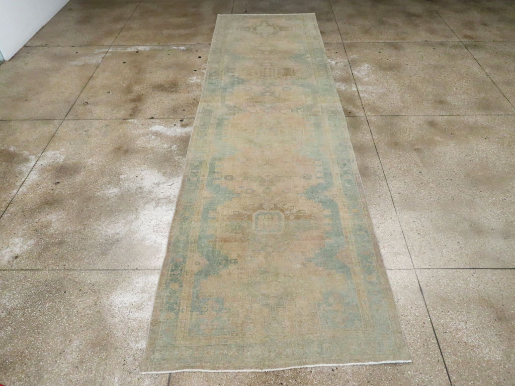 Vintage Persian Bakhtiari Gallery Rug, No.28058 - Galerie Shabab