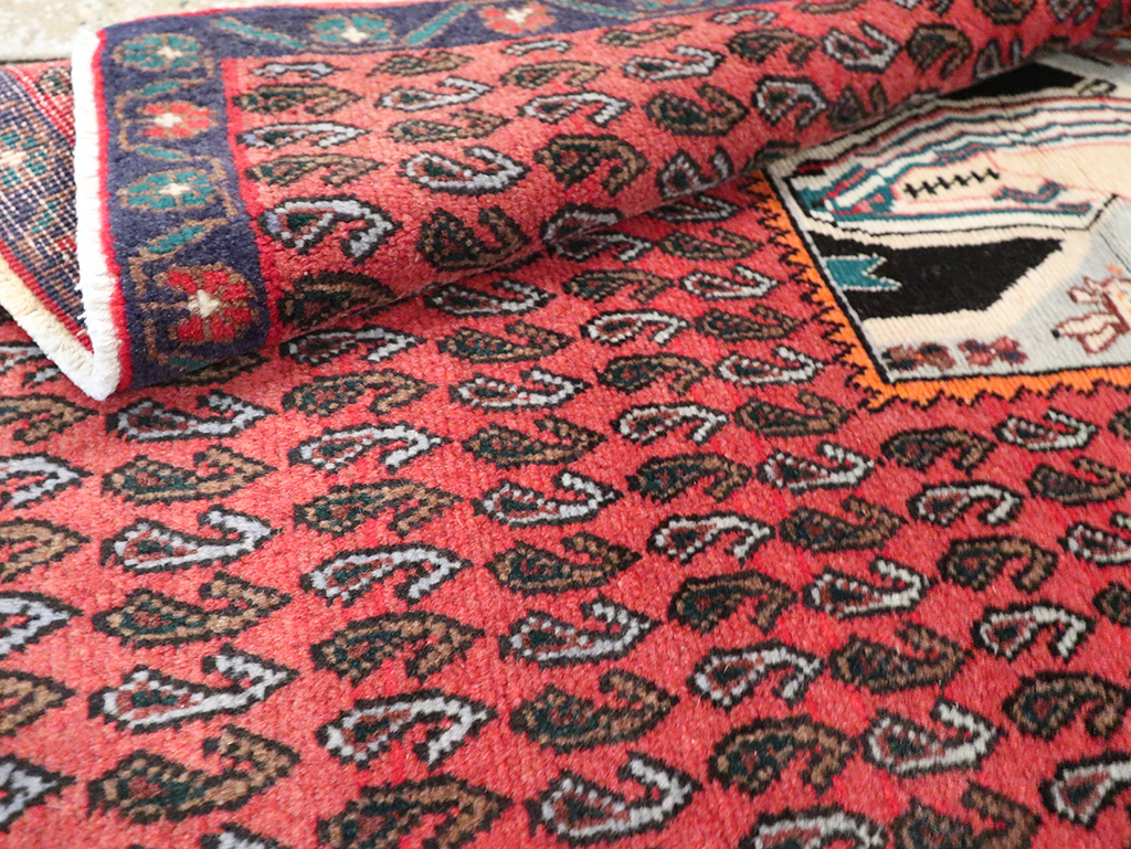 Vintage Pictorial Senneh Rug, No.28073 - Galerie Shabab