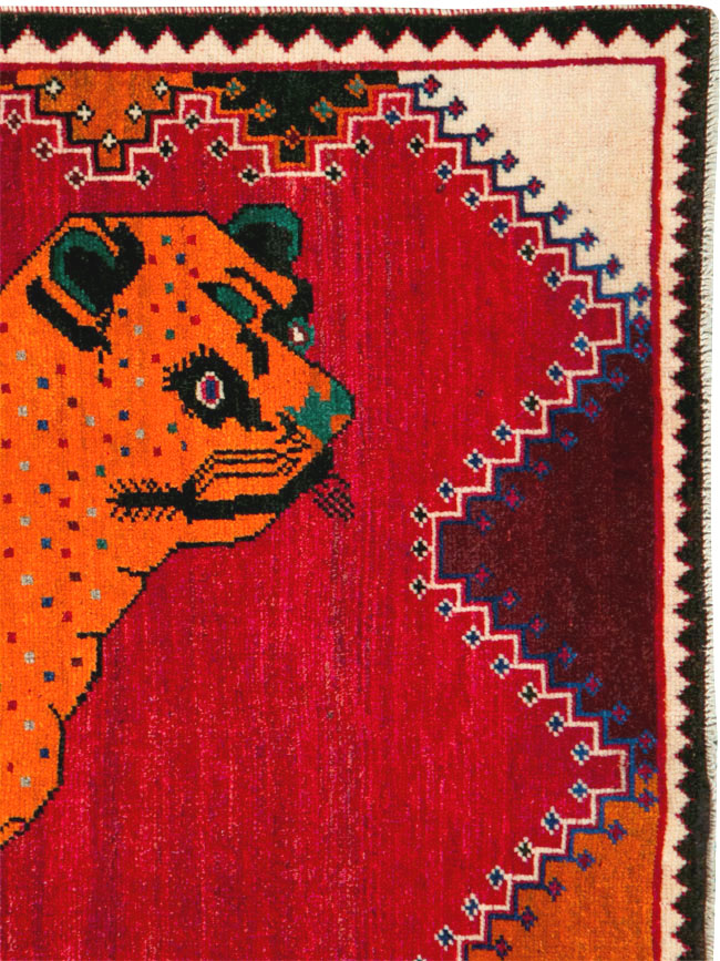 Vintage Persian Shiraz Rug, No.28078 - Galerie Shabab