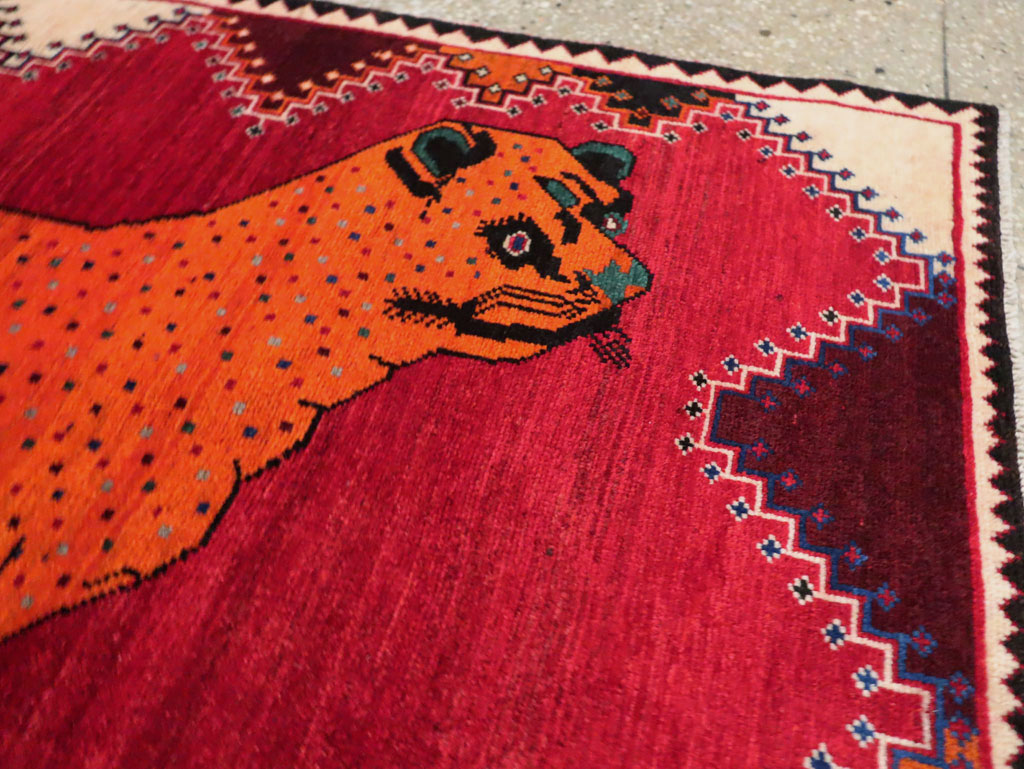 Vintage Persian Shiraz Rug, No.28078 - Galerie Shabab