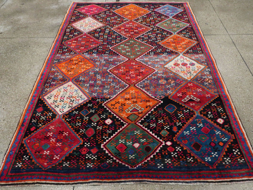Vintage Persian Shiraz Accent Rug, No.28079 - Galerie Shabab