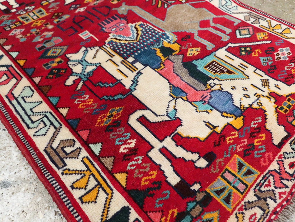 Vintage Pictorial Shiraz Rug, No.28082 - Galerie Shabab