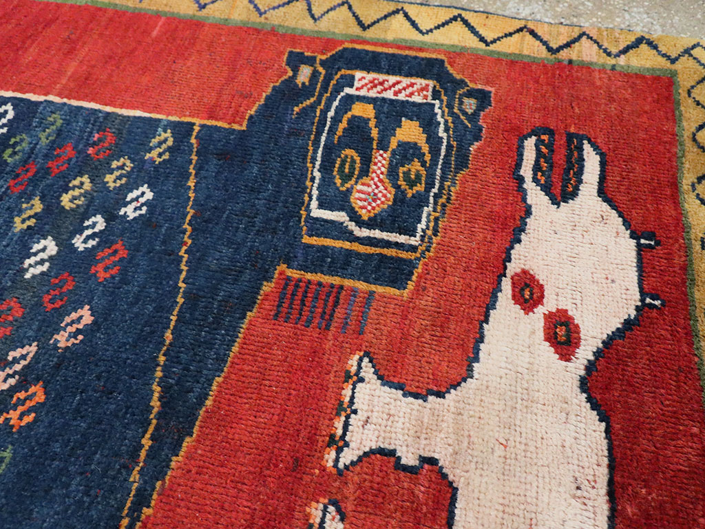Vintage Pictorial Shiraz Rug, No.28084 - Galerie Shabab