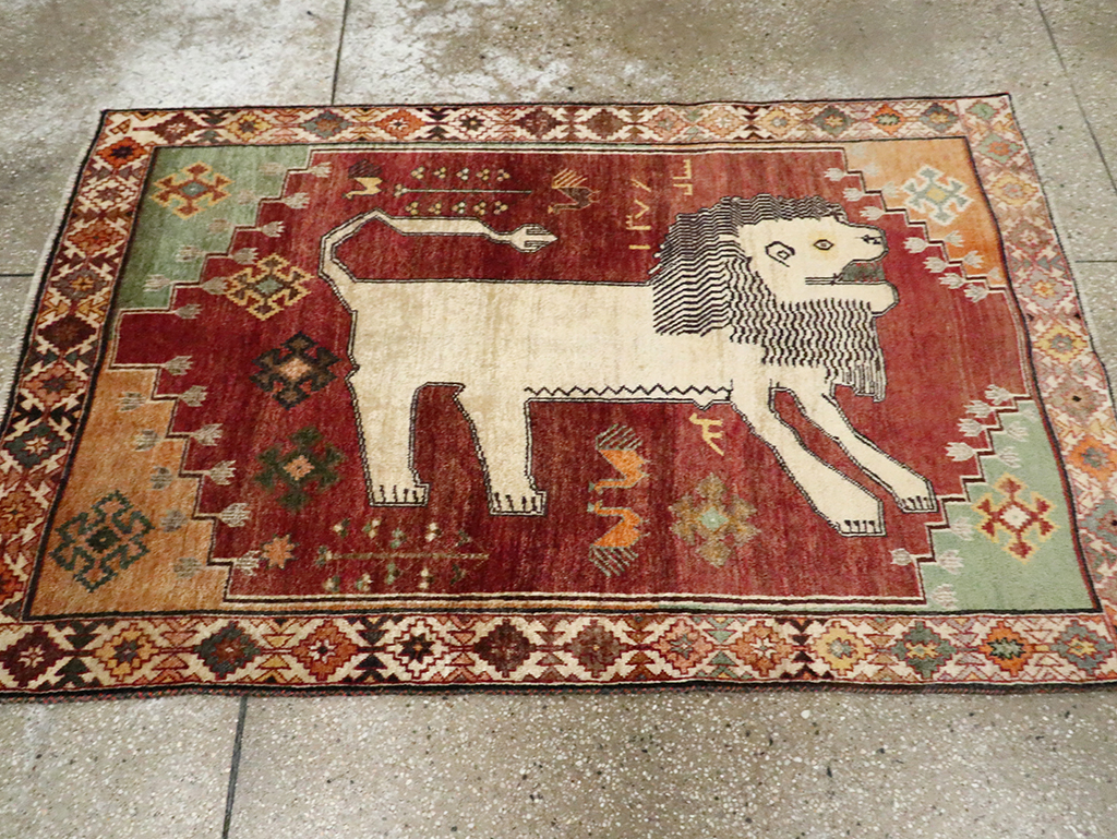 Vintage Persian Gabbeh Pictorial Throw Rug, No.28085 - Galerie Shabab