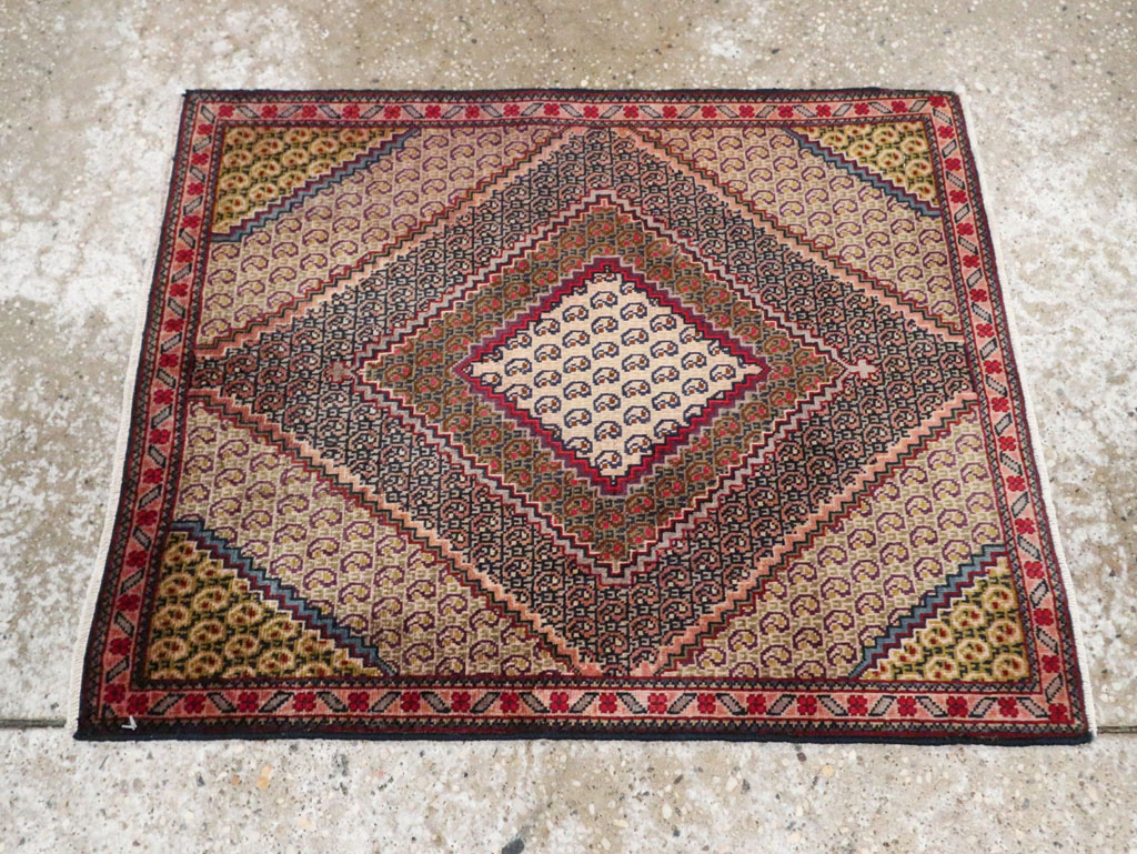 Vintage Persian Tabriz Throw Rug, No.28099 - Galerie Shabab