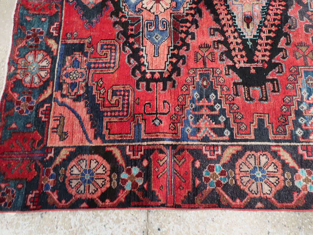Vintage Persian Veece Rug, No.28108 - Galerie Shabab