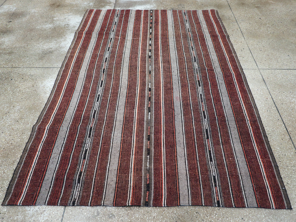 Vintage Persian Flatweave Kilim Accent Rug, No.28110 - Galerie Shabab