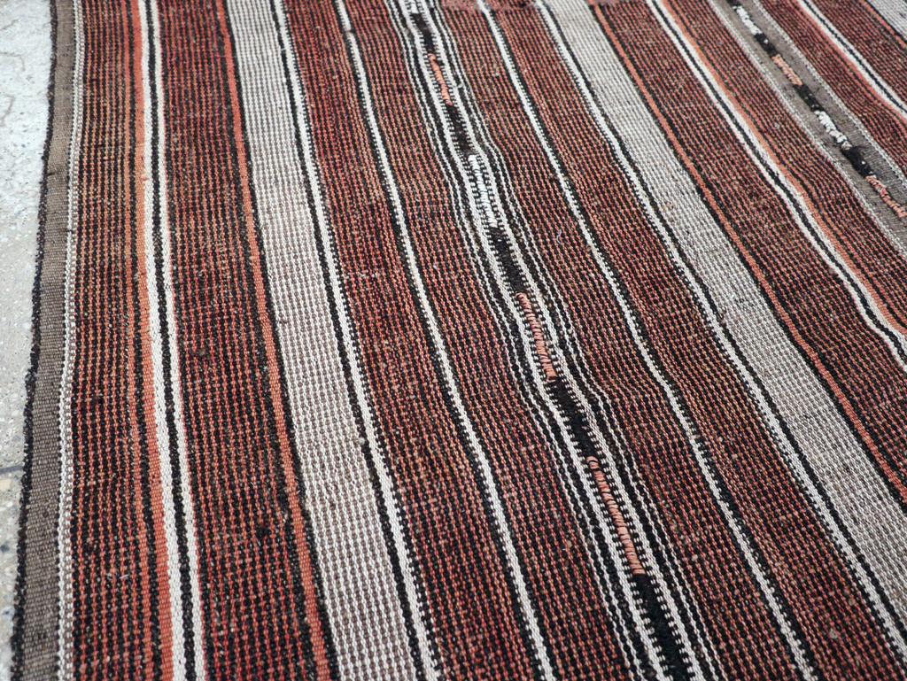 Vintage Persian Flatweave Kilim Accent Rug, No.28110 - Galerie Shabab