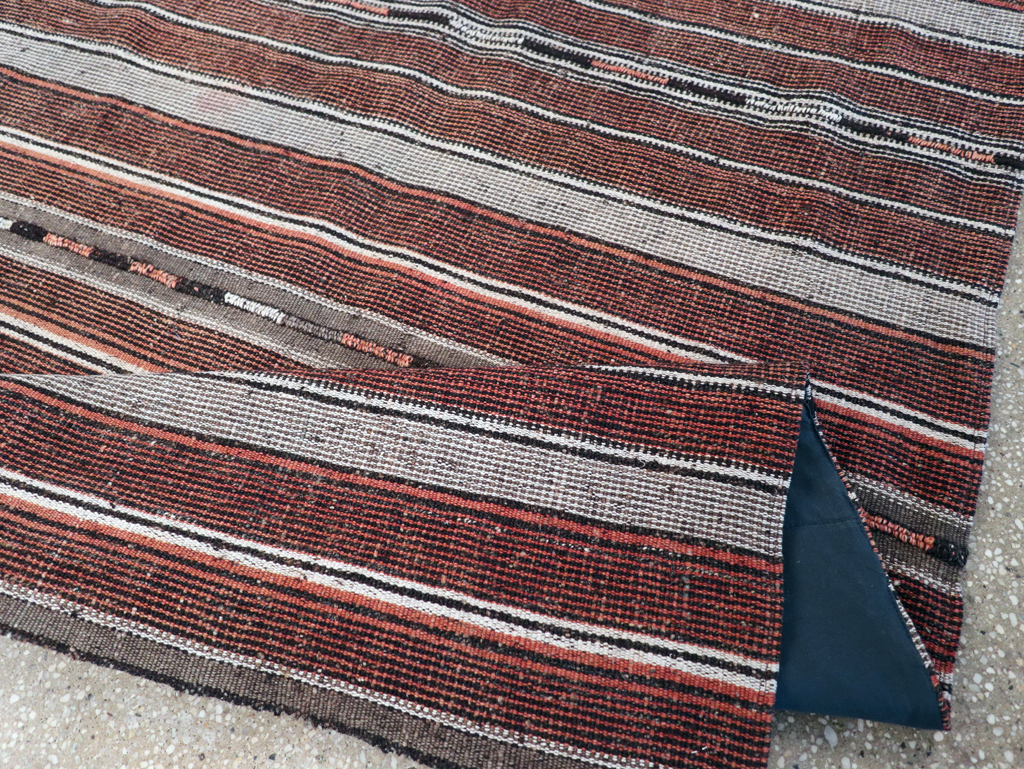 Vintage Persian Flatweave Kilim Accent Rug, No.28110 - Galerie Shabab