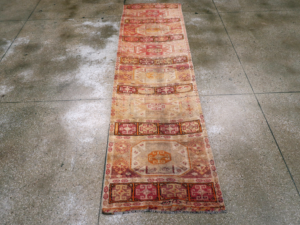 Vintage Turkish Anatolian Runner, No.28117 - Galerie Shabab