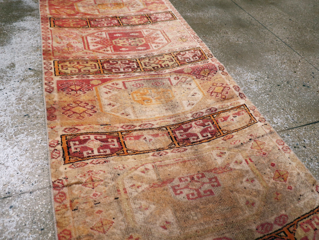 Vintage Turkish Anatolian Runner, No.28117 - Galerie Shabab