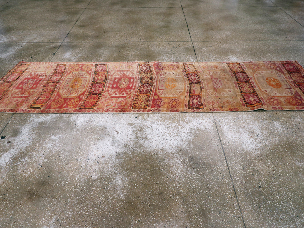 Vintage Turkish Anatolian Runner, No.28117 - Galerie Shabab