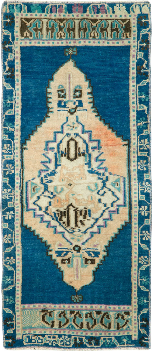 Vintage Turkish Anatolian Throw Rug, No.28118 - Galerie Shabab