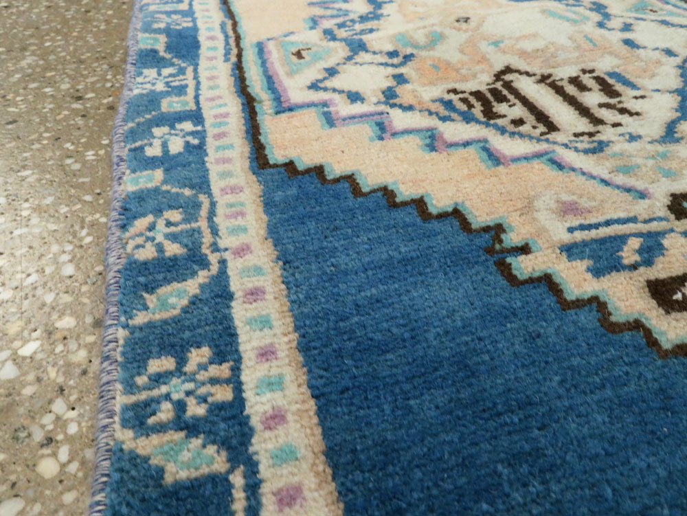 Vintage Turkish Anatolian Throw Rug, No.28118 - Galerie Shabab