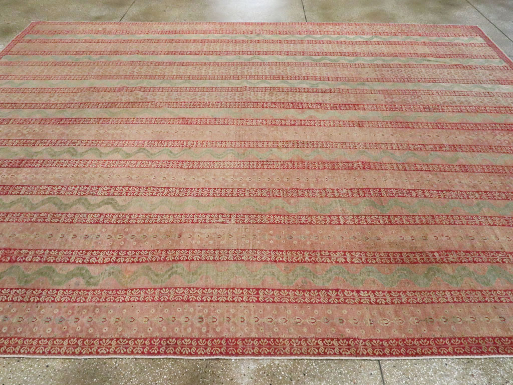 Antique Turkish Ghiordes Room Size Carpet, No.28129 - Galerie Shabab