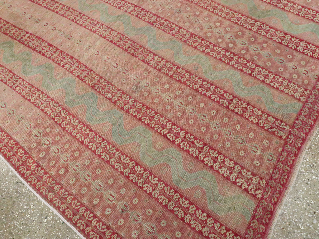 Antique Turkish Ghiordes Room Size Carpet, No.28129 - Galerie Shabab