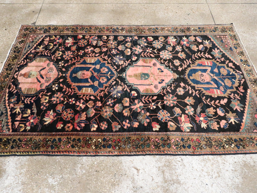 Antique Persian Pictorial Malayer Rug, No.28133 - Galerie Shabab