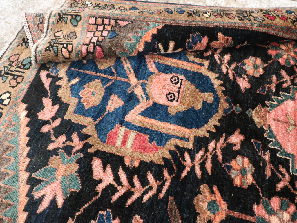 Antique Persian Pictorial Malayer Rug, No.28133 - Galerie Shabab