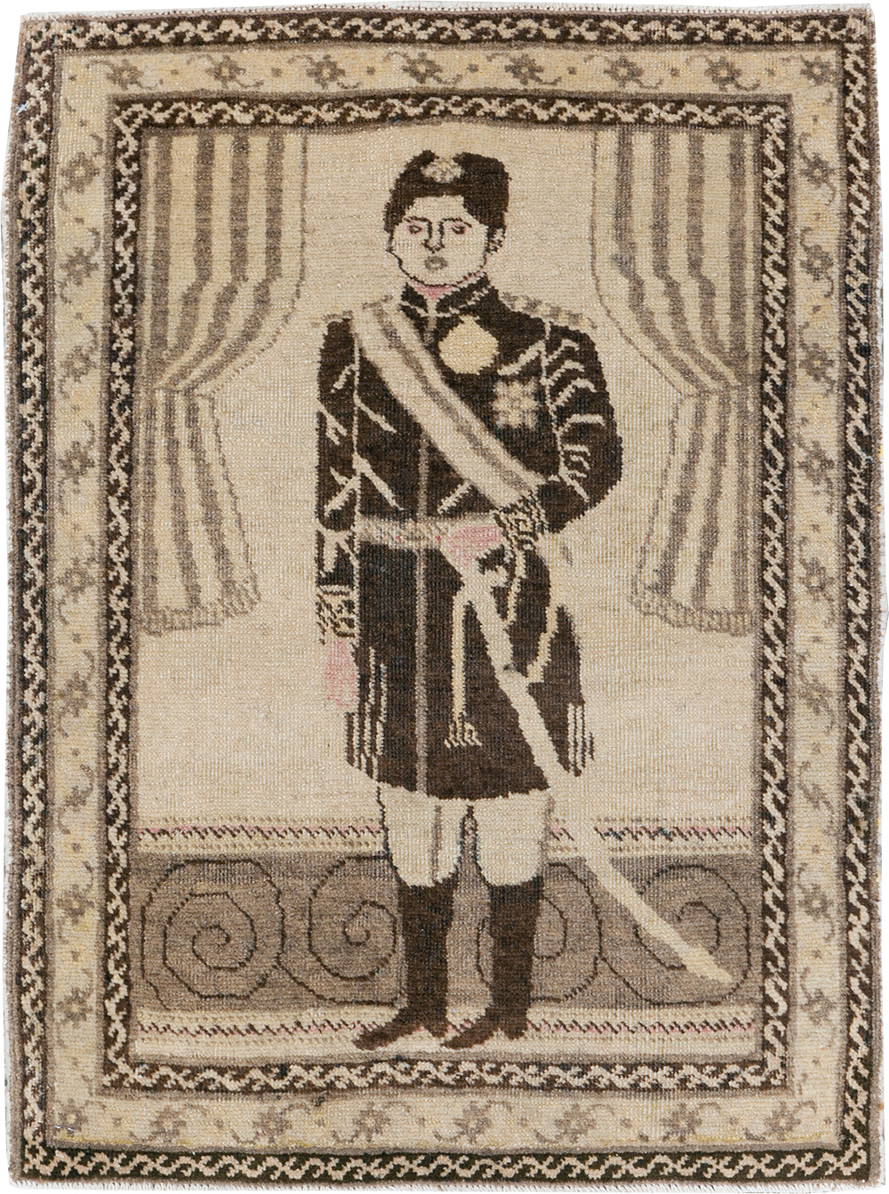 Vintage Persian Tabriz Pictorial Rug, No.28136 - Galerie Shabab