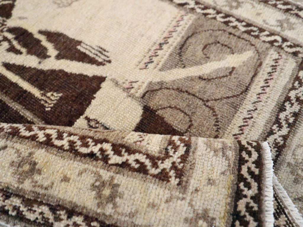 Vintage Persian Tabriz Pictorial Rug, No.28136 - Galerie Shabab