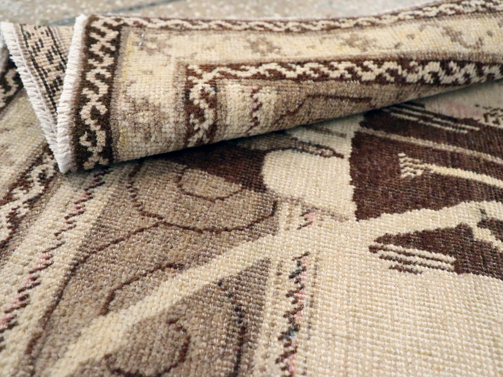 Vintage Persian Tabriz Pictorial Rug, No.28136 - Galerie Shabab