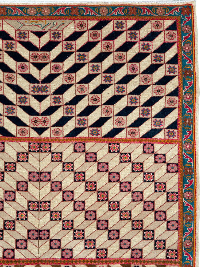Vintage Persian Tabriz Rug, No.28151 - Galerie Shabab