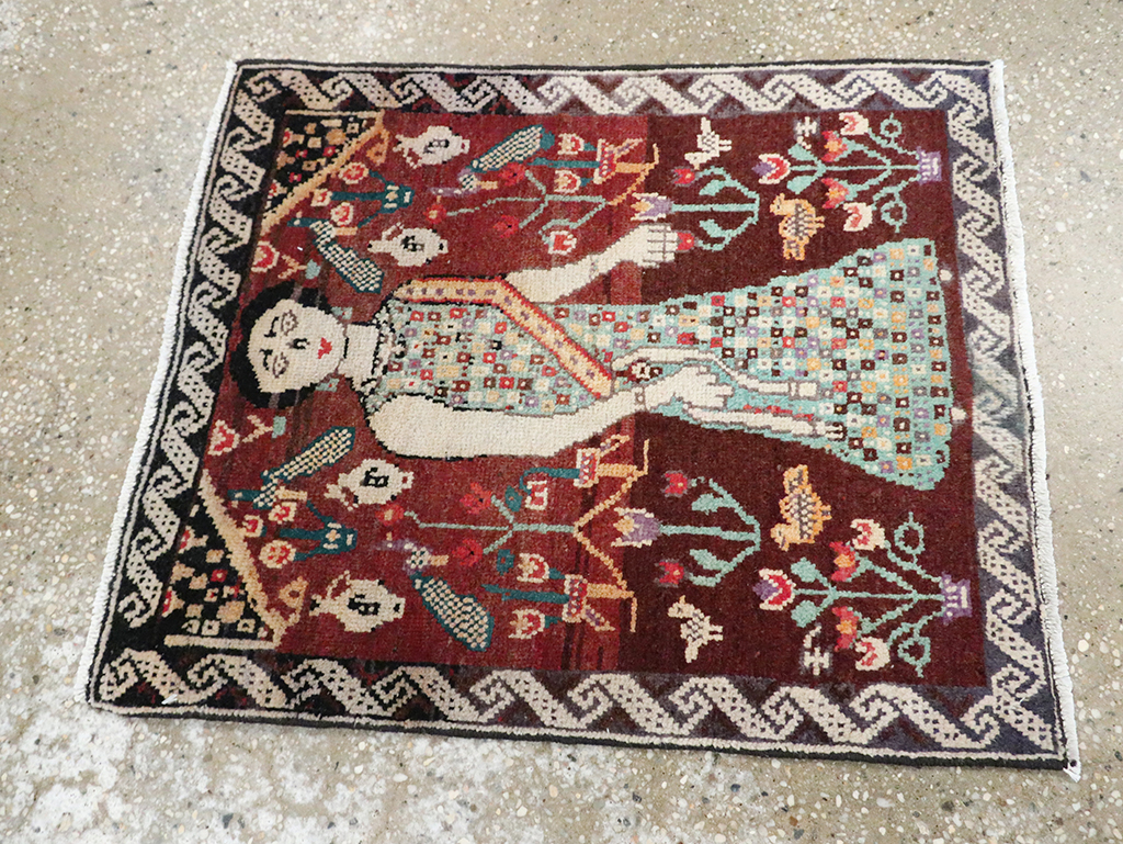 Vintage Persian Hamadan Pictorial Rug, No.28161 - Galerie Shabab