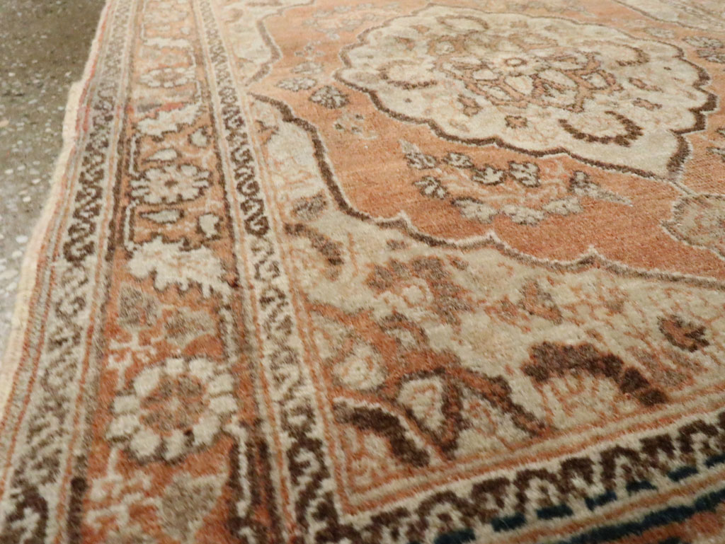 Vintage Persian Tabriz Throw Rug, No.28172 - Galerie Shabab