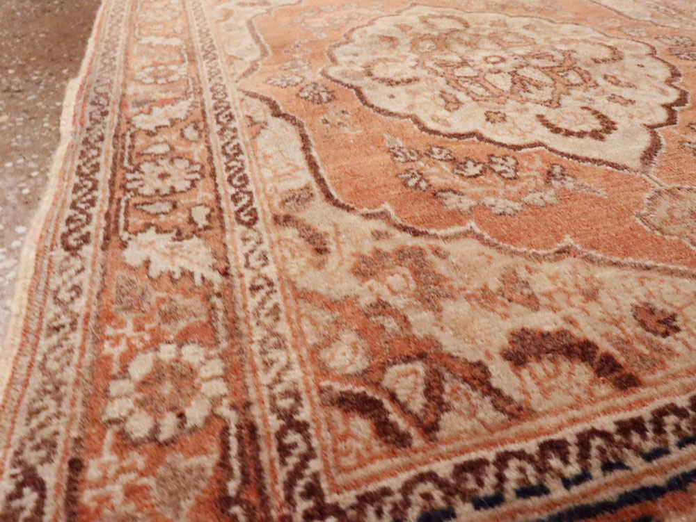 Vintage Persian Tabriz Throw Rug, No.28172 - Galerie Shabab