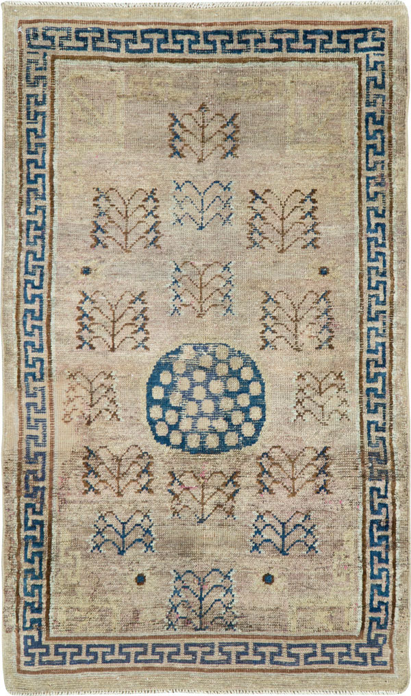 Antique East Turkestan Khotan Throw Rug, No.28173 - Galerie Shabab