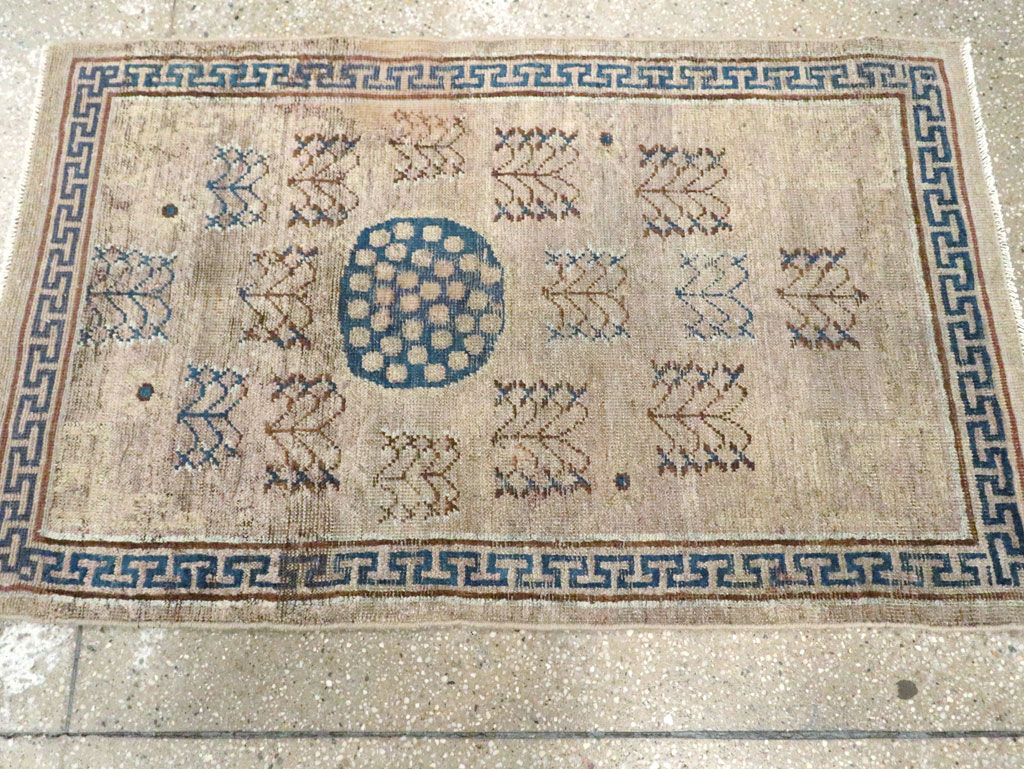 Antique East Turkestan Khotan Throw Rug, No.28173 - Galerie Shabab