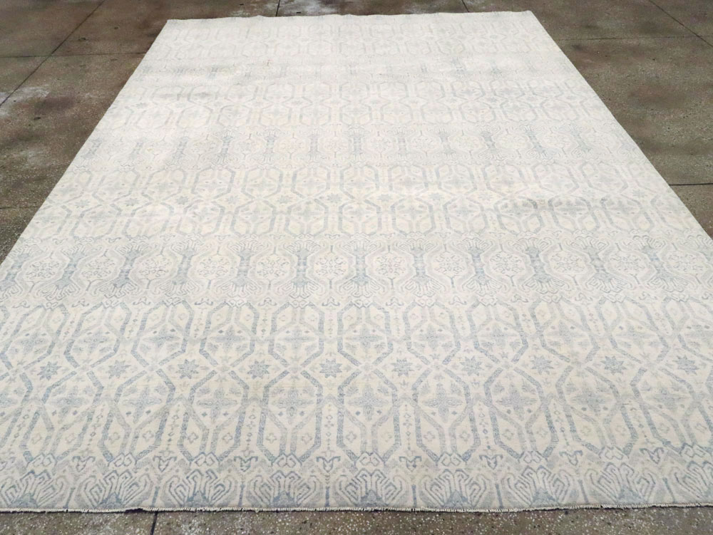 Spanish Cuenca Inspired Contemporary Turkish Room Size Carpet, No.28175 - Galerie Shabab