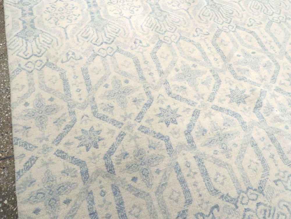 Spanish Cuenca Inspired Contemporary Turkish Room Size Carpet, No.28175 - Galerie Shabab