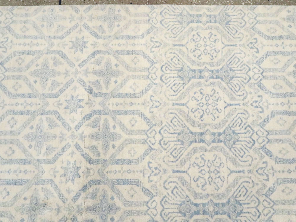 Spanish Cuenca Inspired Contemporary Turkish Room Size Carpet, No.28175 - Galerie Shabab