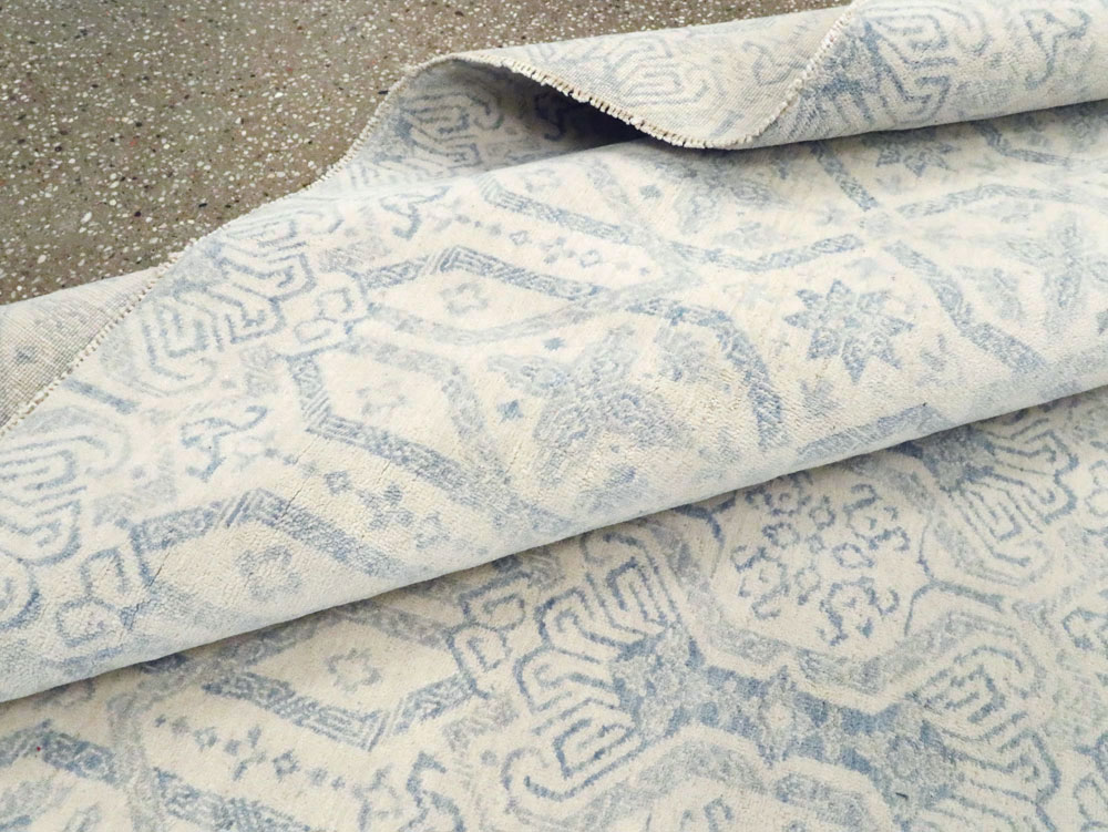 Spanish Cuenca Inspired Contemporary Turkish Room Size Carpet, No.28175 - Galerie Shabab