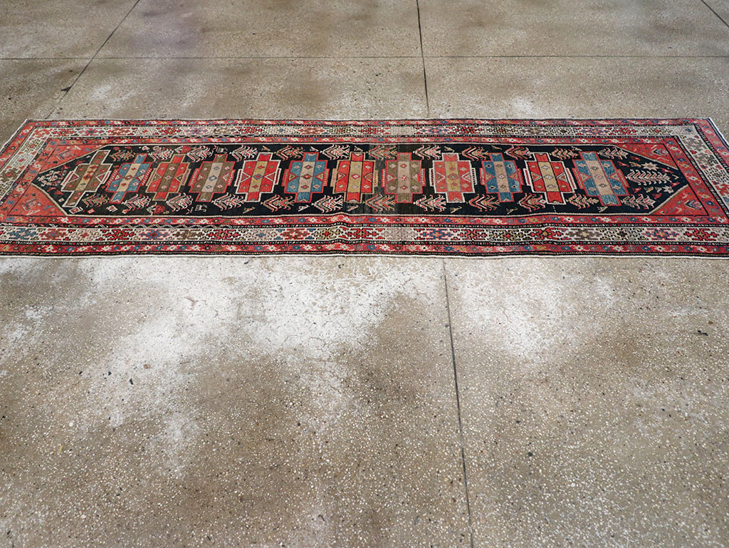 Antique Persian Kurd Runner, No.28180 - Galerie Shabab