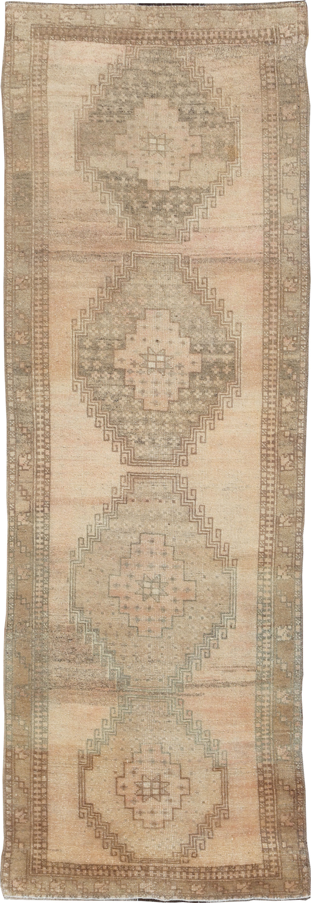 Vintage Turkish Anatolian Runner, No.28181 - Galerie Shabab