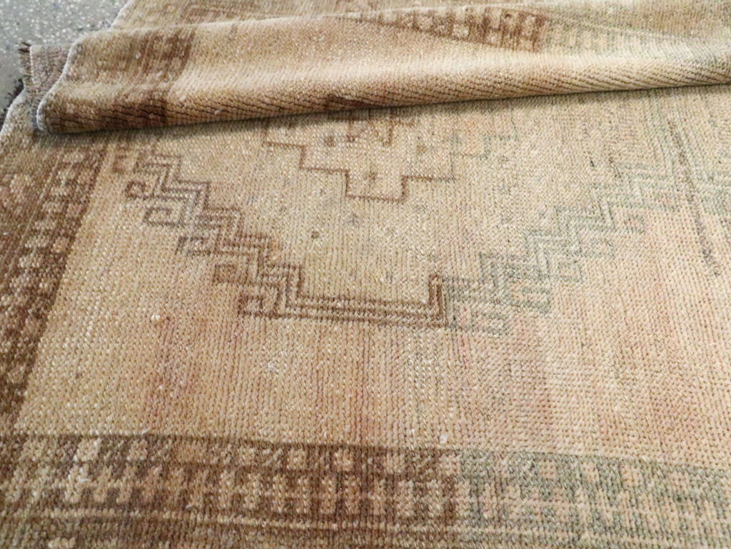 Vintage Turkish Anatolian Runner, No.28181 - Galerie Shabab