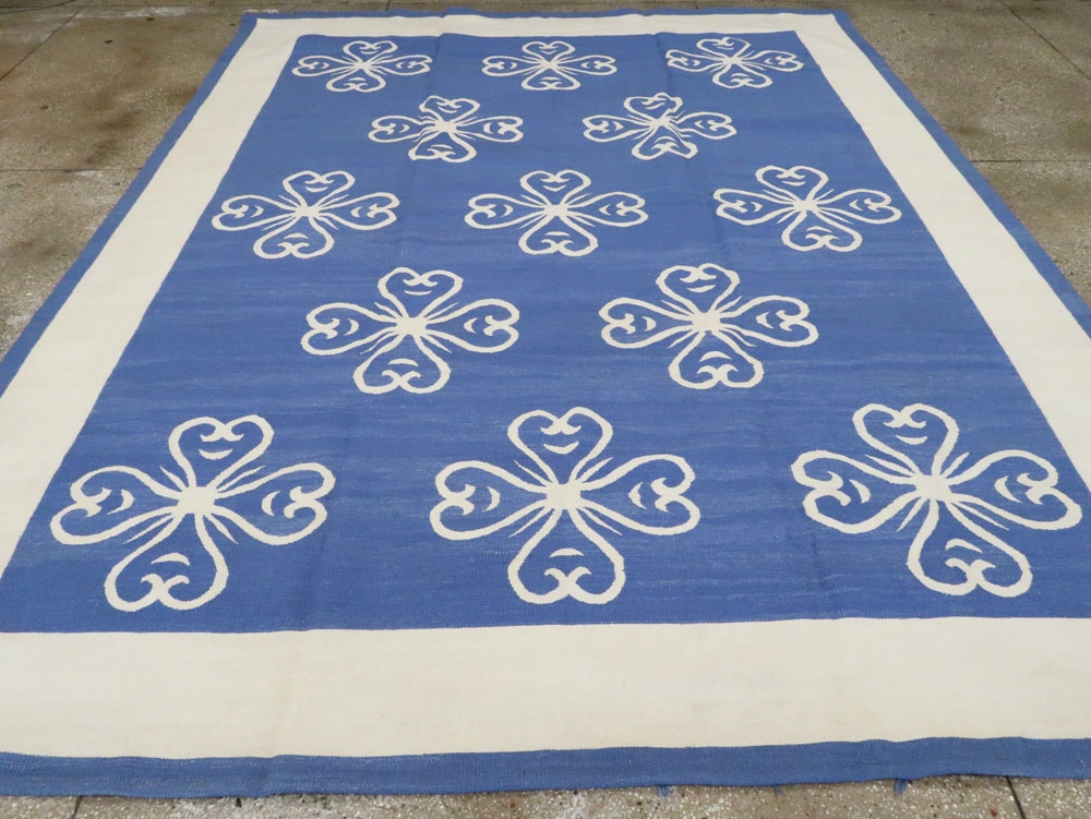 Modern Turkish Flatweave Room Size Carpet, No.28186 - Galerie Shabab