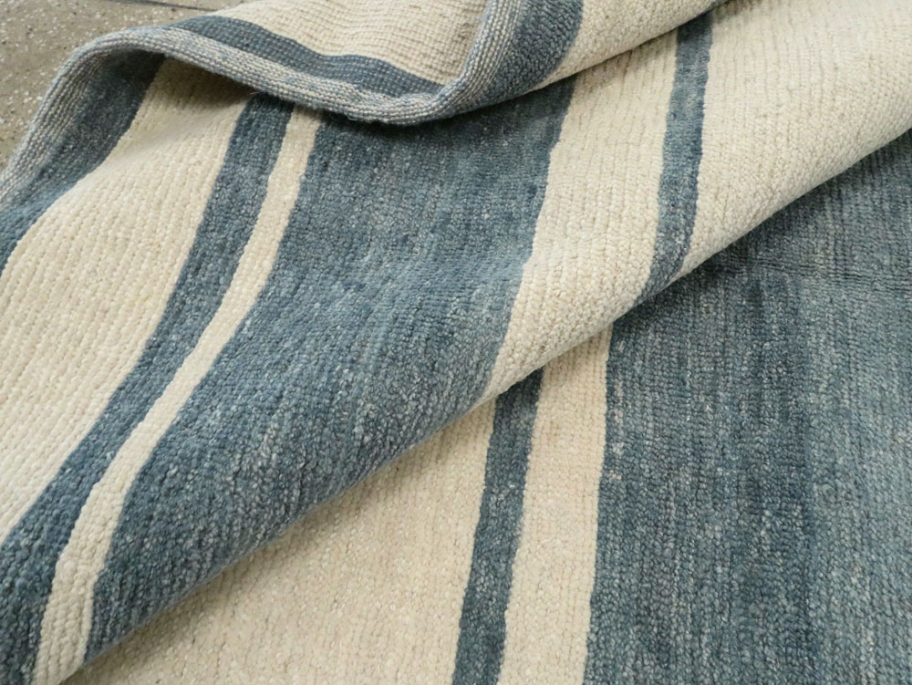 Modern Turkish Anatolian Carpet, No.28187 - Galerie Shabab