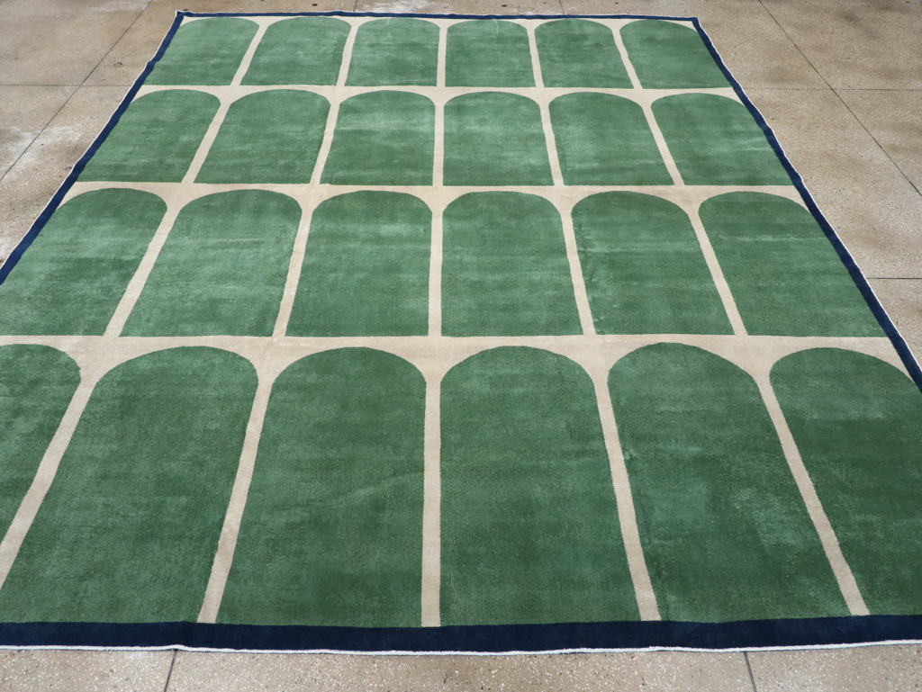 Vintage Turkish Anatolian Art Deco Style Room Size Carpet, No.28192 - Galerie Shabab