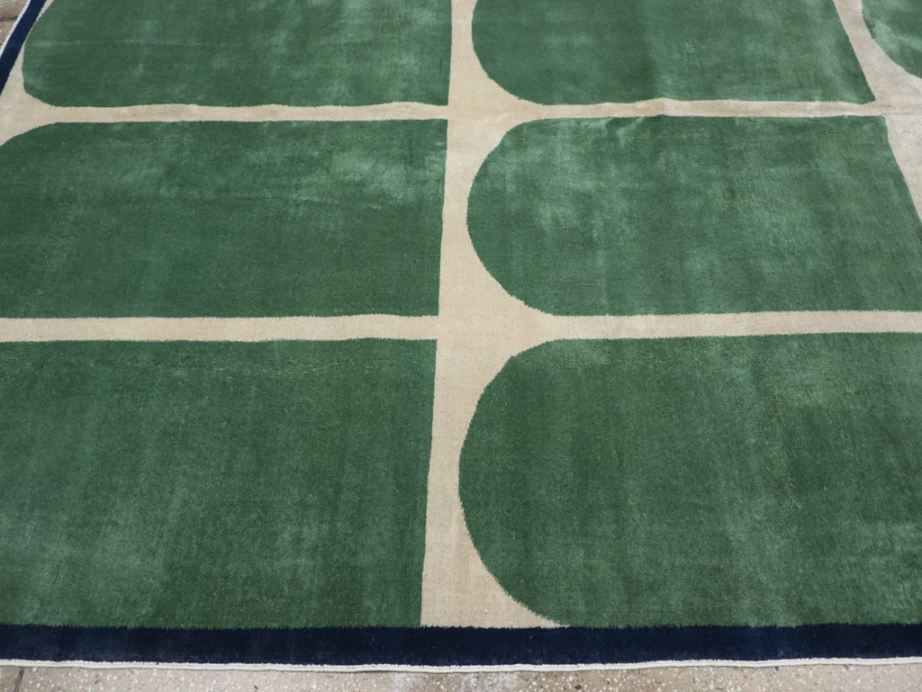 Vintage Turkish Anatolian Art Deco Style Square Room Size Carpet, No.28193 - Galerie Shabab