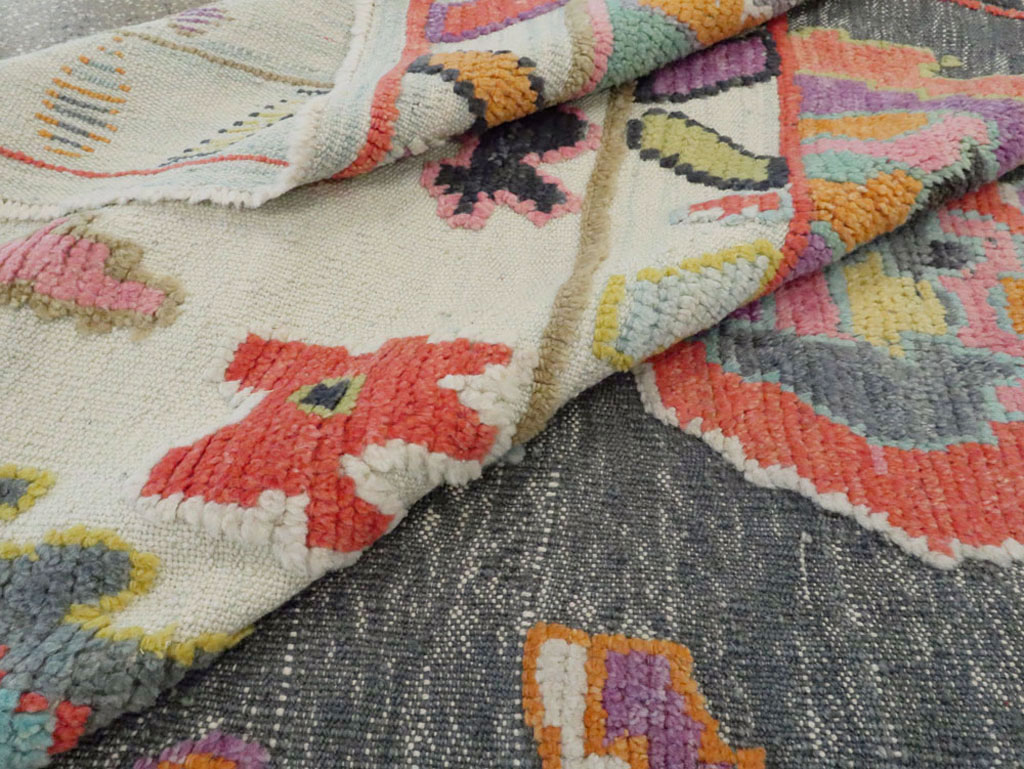 Contemporary Turkish Souf Oushak Room Size Carpet, No.28206 - Galerie Shabab