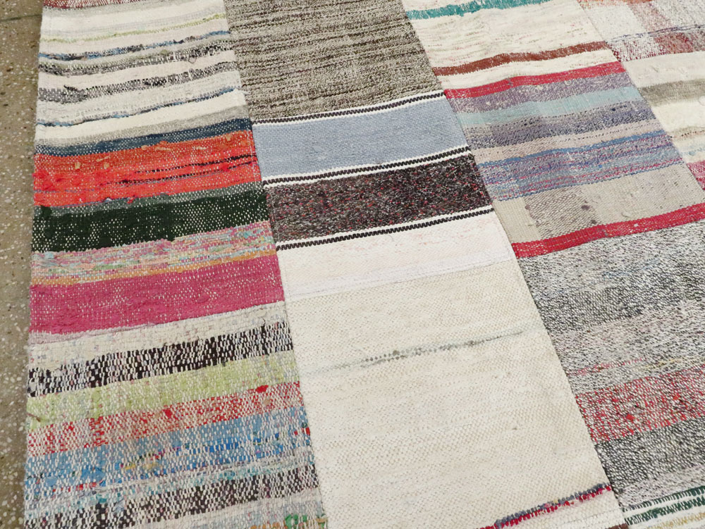 Modern Turkish Flatweave Kilim Room Size Rug, No.28208 - Galerie Shabab